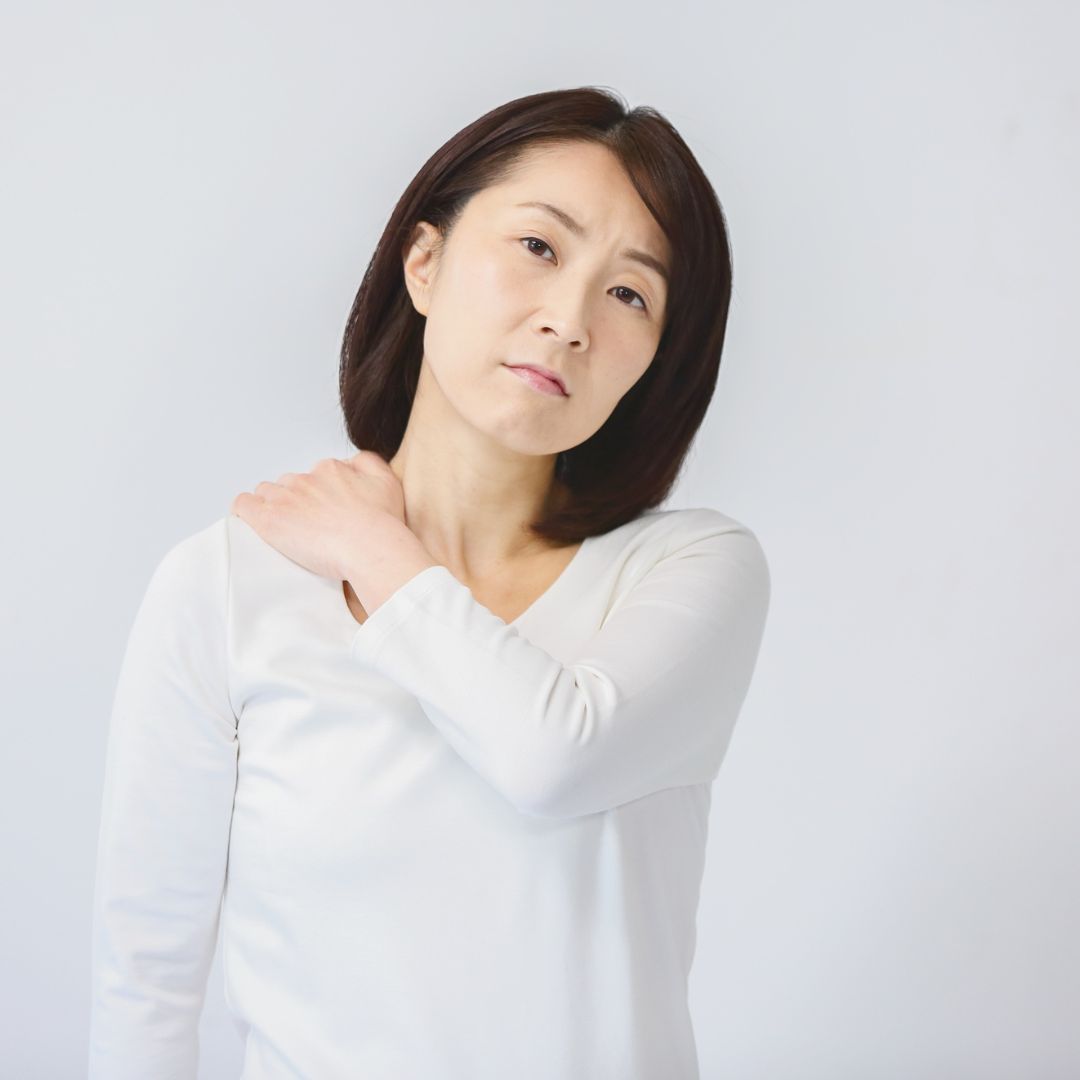 つらい肩こり・腰痛はなぜ？介護職の体に潜む負担の正体